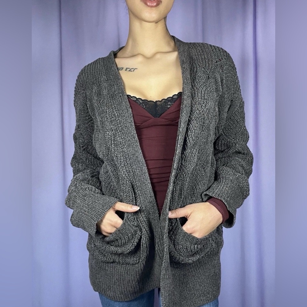 SO Dark Grey Chunky Ribbed Cardigan Womens Size L Groovy Textured Pockets Chic